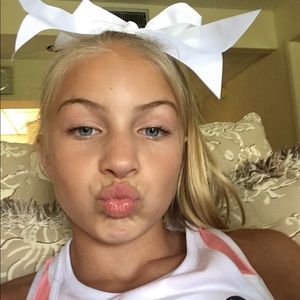 Meet your Posher, Ava